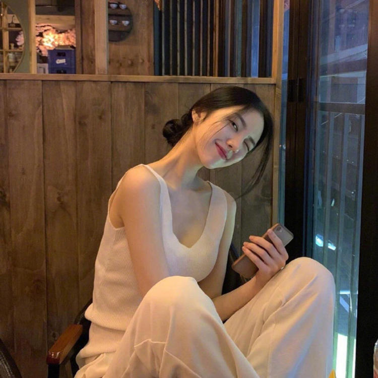 高荷惠（身份：会津女医生、曾被武田观柳禁锢制鸦片） - 独家访谈节目在线观看 - 平板看电影